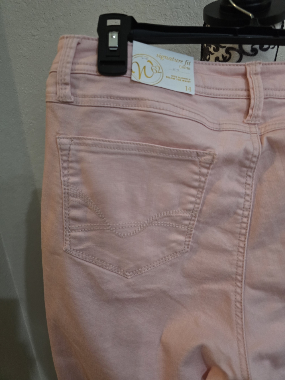 Women’s Pink Stretch Capri Jeans Size 14 New - Picture 6 of 7